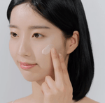 SKIN1004 - Madagascar Centella Tone Brightening Tone - Up Sunscreen - Rozświetlający Krem Ochronny - 50ml - GLOW+CARE